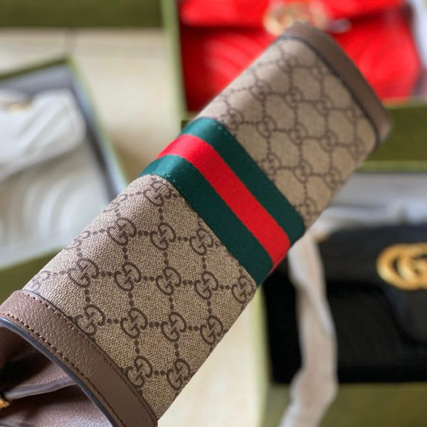 Phần đáy túi Gucci